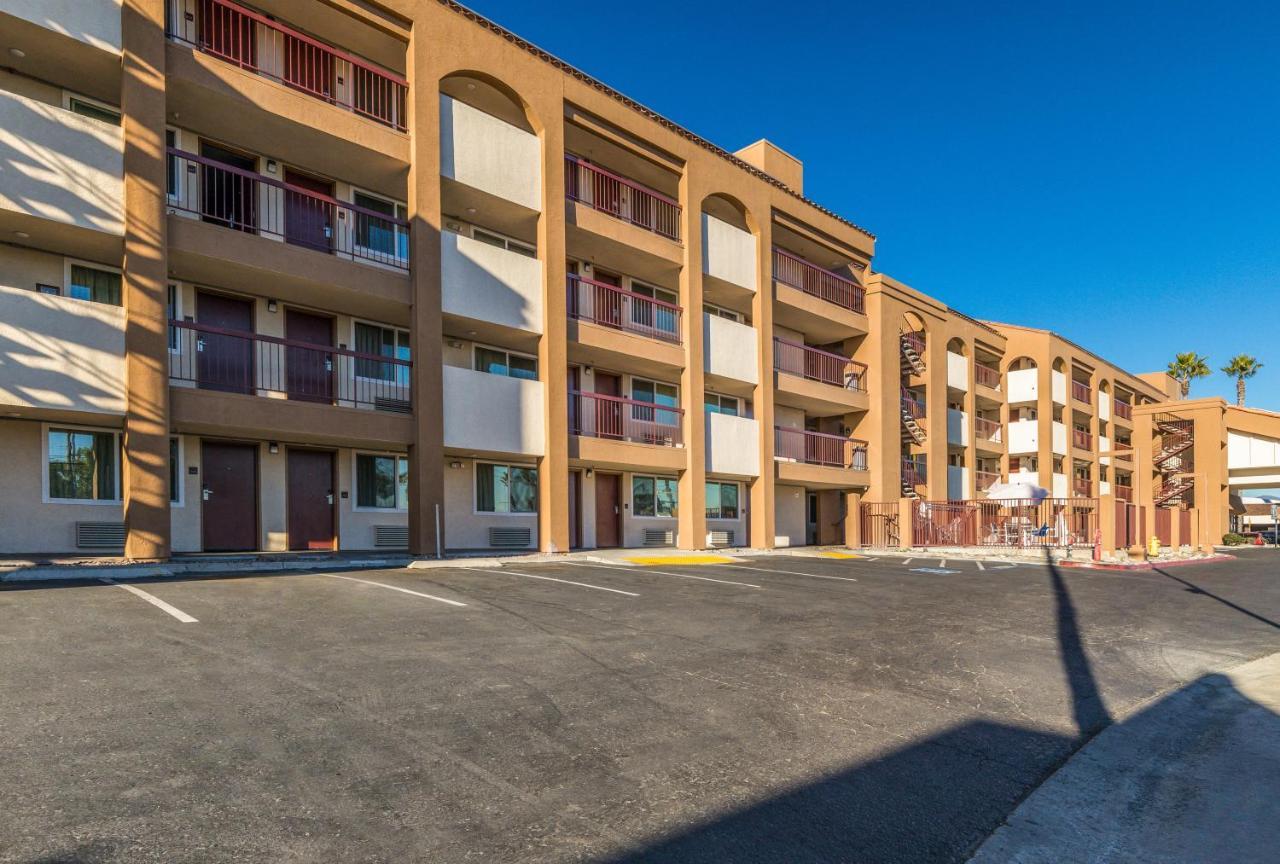 Days Inn By Wyndham Chula Vista-San Diego Buitenkant foto