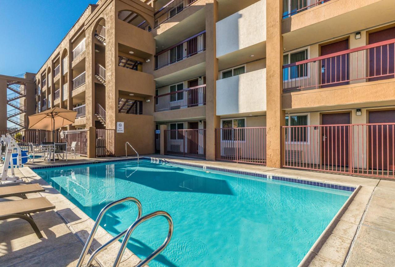Days Inn By Wyndham Chula Vista-San Diego Buitenkant foto