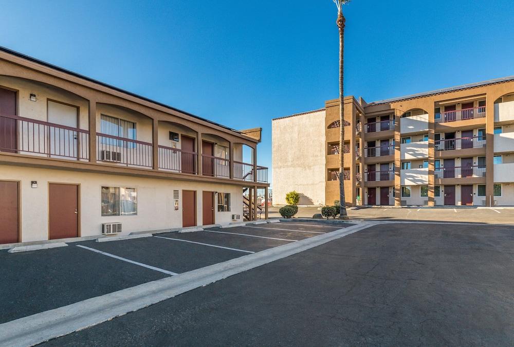 Days Inn By Wyndham Chula Vista-San Diego Buitenkant foto